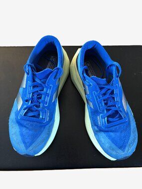 New Balance Women's FuelCell Rebel V4 size 8.5 D Royal Blue